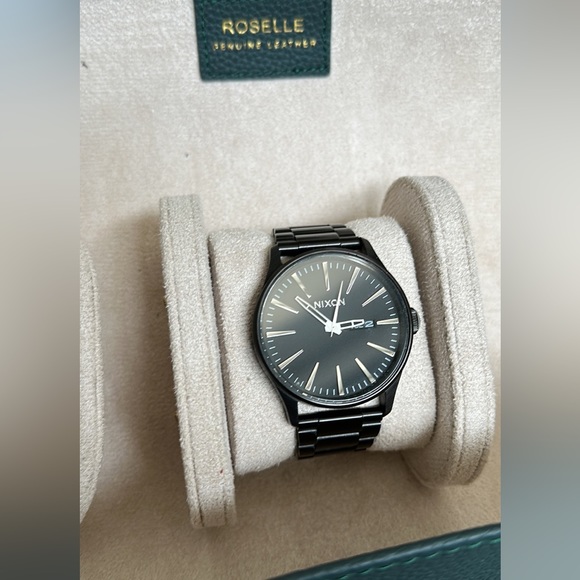 Nixon Sentry Watch - Picture 1 of 2